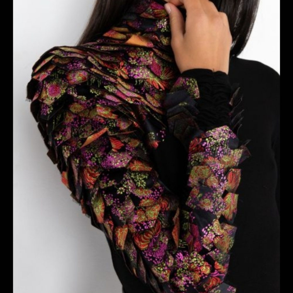 Scalloped sleeve turtleneck
